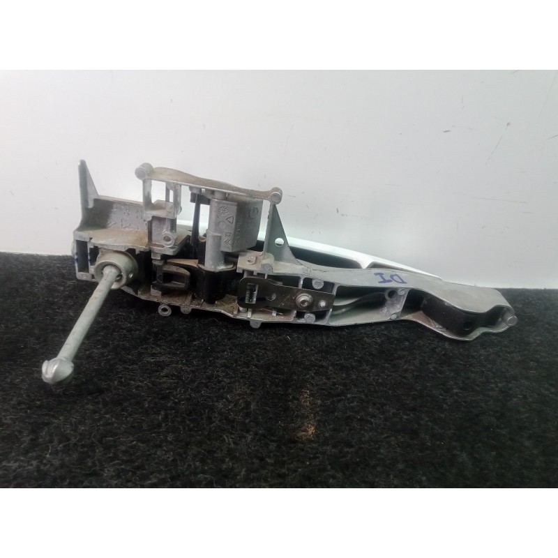 Recambio de maneta exterior delantera izquierda para peugeot 208 1.2 12v vti referencia OEM IAM 9680168680  