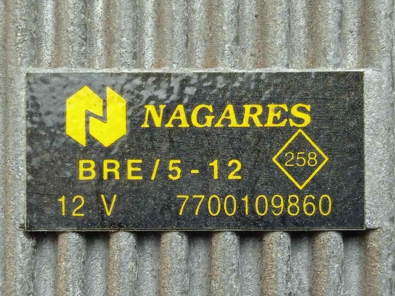 Recambio de caja precalentamiento para renault trafic (desde 5.89) 1.9 diesel referencia OEM IAM 7700109860  