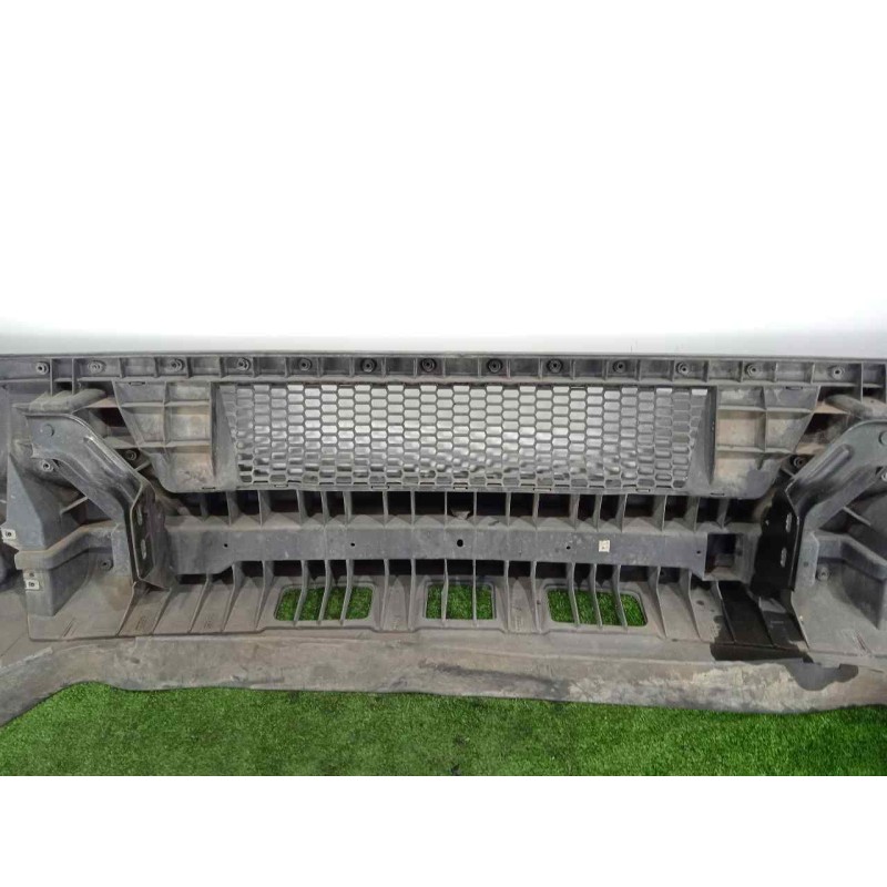 Recambio de paragolpes delantero para iveco daily ka 3.0 diesel cat referencia OEM IAM 5801346085 12-14 NEGRO