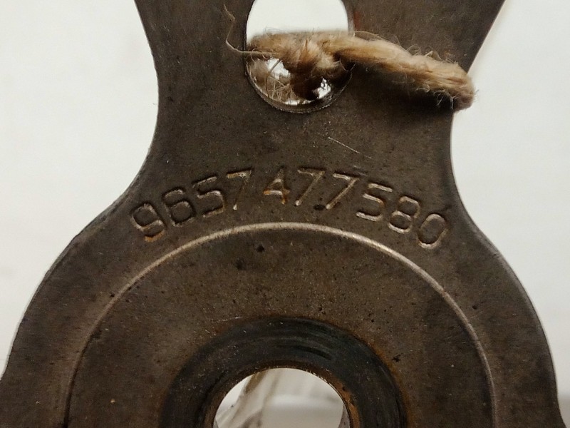 Recambio de polea arbol levas para citroën berlingo 1.6 16v hdi referencia OEM IAM 9657477580  