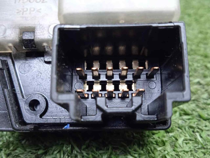 Recambio de mando limpia para mazda 3 berlina (bk) 1.6 cd diesel cat referencia OEM IAM SINREFERENCIA  