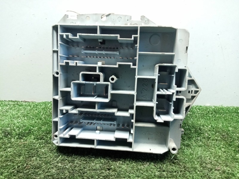 Recambio de caja reles / fusibles para fiat punto berlina (188) 1.2 cat referencia OEM IAM 46778448  
