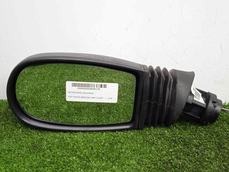 Recambio de retrovisor izquierdo para fiat punto berlina (188) 1.2 cat referencia OEM IAM  MANUAL NEGRO