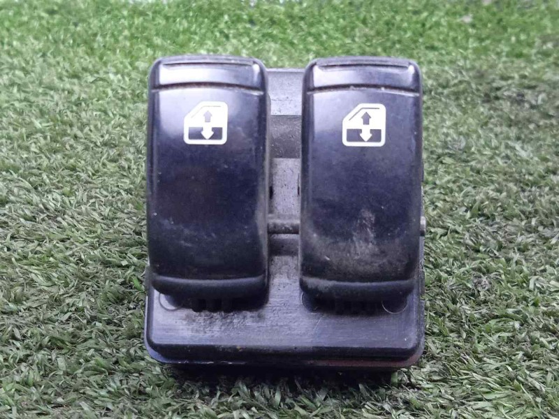 Recambio de mando elevalunas delantero izquierdo para chevrolet aveo 1.2 cat referencia OEM IAM 202005062 2.BOTONES 