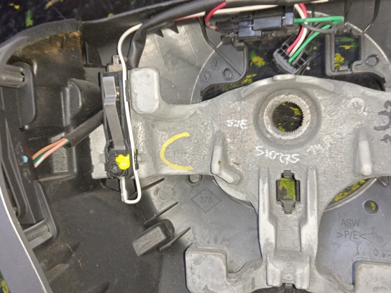 Recambio de volante para renault laguna iii 1.5 dci diesel referencia OEM IAM  CUERO 