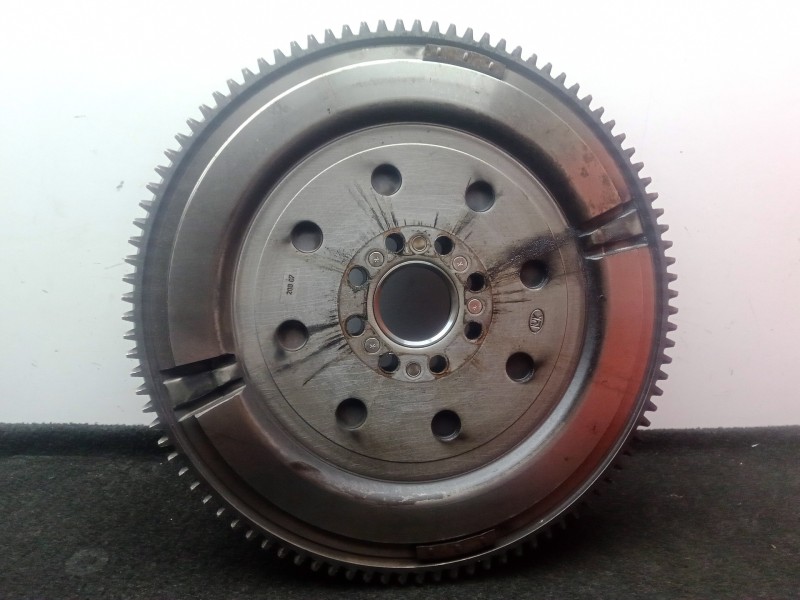 Recambio de volante motor para toyota avensis berlina (t25) 2.2 d-4d cat referencia OEM IAM 134500R010  