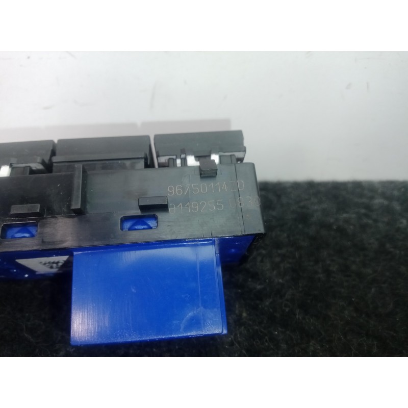 Recambio de mando multifuncion para peugeot 208 1.2 12v vti referencia OEM IAM 96750114ZD  