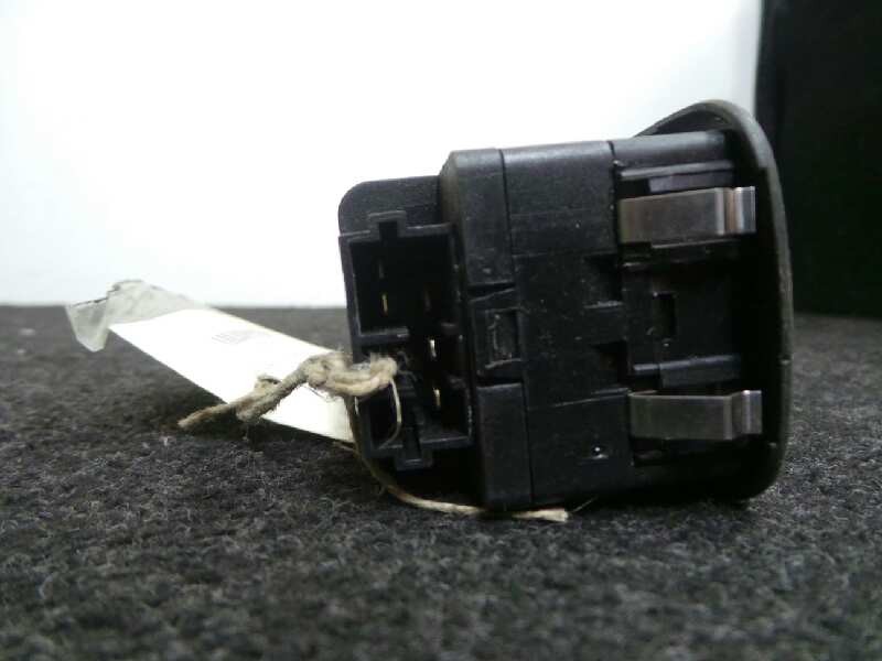 Recambio de mando elevalunas delantero izquierdo para peugeot 206 berlina 1.4 referencia OEM IAM  6 PINES CENTRAL FRENO MANO DOS