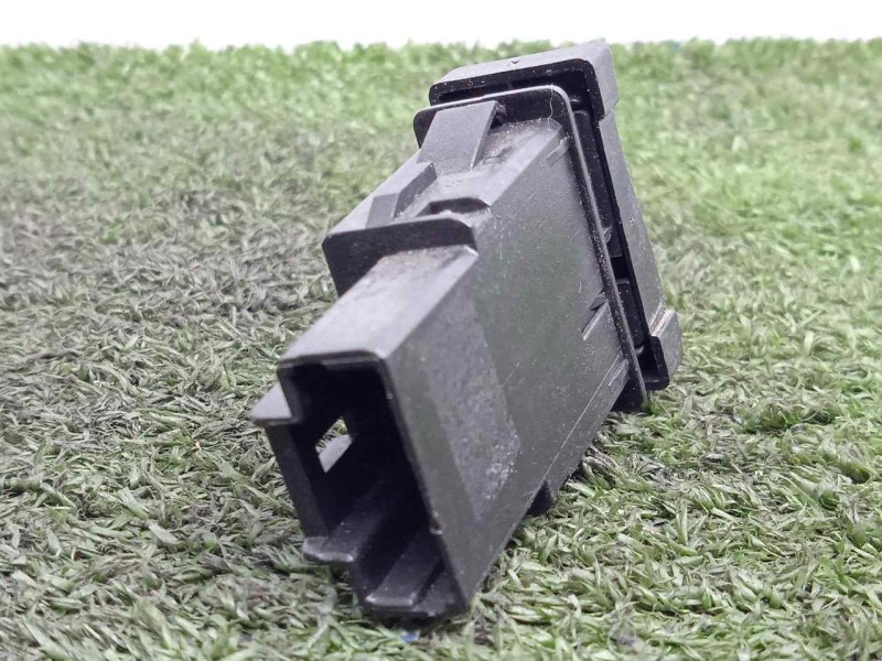 Recambio de interruptor para iveco daily furgón 2.3 diesel referencia OEM IAM 69500499-5801450325 CIERRE 