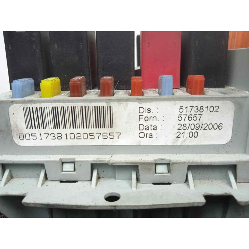 Recambio de caja reles / fusibles para fiat croma (194) 1.9 jtd 16v cat referencia OEM IAM 51738102  