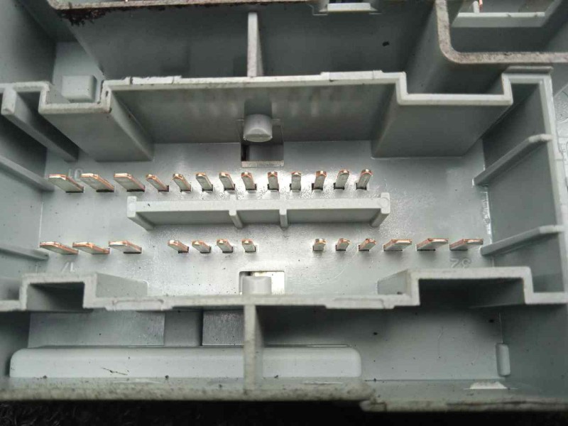 Recambio de caja reles / fusibles para fiat croma (194) 1.9 jtd 16v cat referencia OEM IAM 51738102  