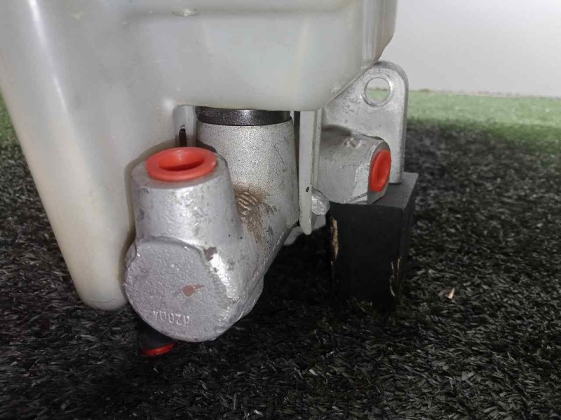 Recambio de bomba freno para land rover range rover (lm) 3.0 td6 referencia OEM IAM SJJ000040-SJY000050  