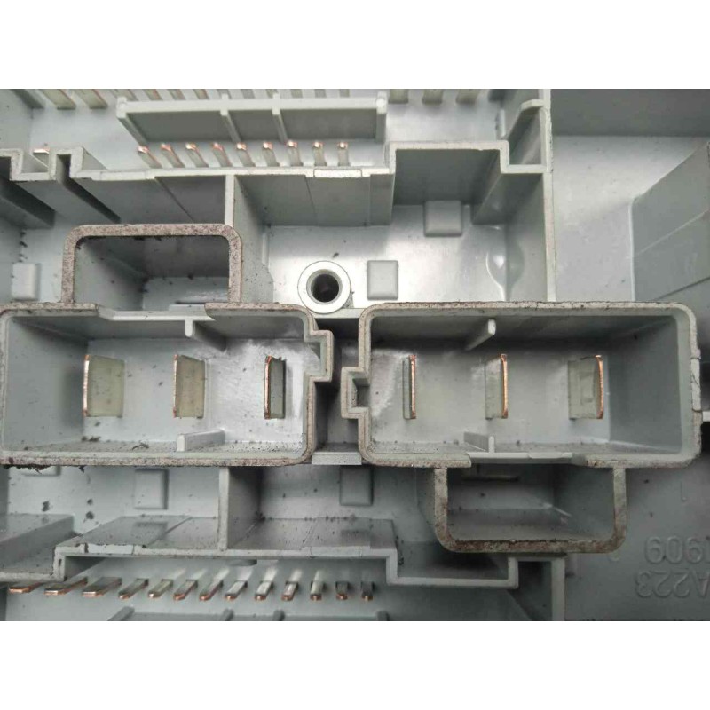 Recambio de caja reles / fusibles para fiat croma (194) 1.9 jtd 16v cat referencia OEM IAM 51738102  