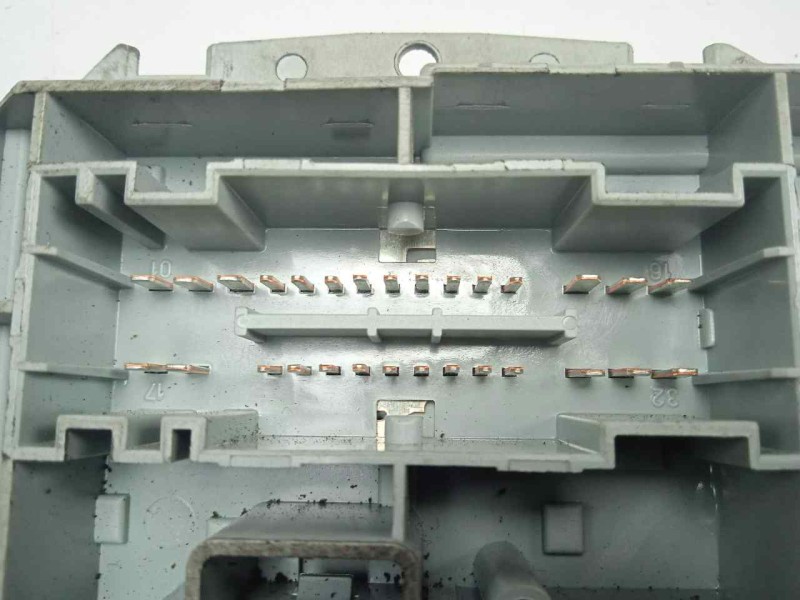 Recambio de caja reles / fusibles para fiat croma (194) 1.9 jtd 16v cat referencia OEM IAM 51738102  