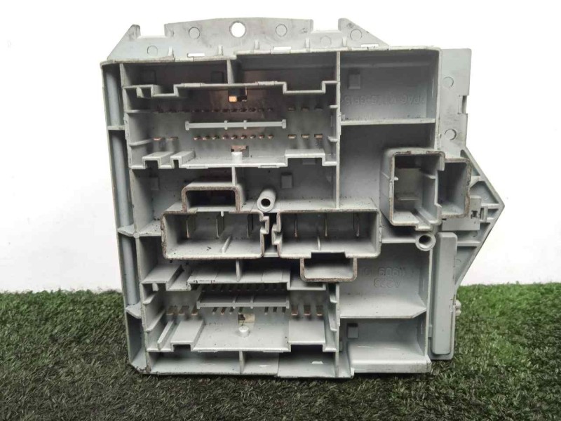 Recambio de caja reles / fusibles para fiat croma (194) 1.9 jtd 16v cat referencia OEM IAM 51738102  