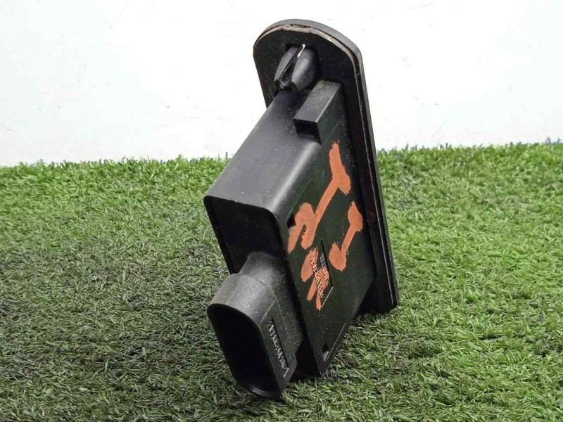 Recambio de interruptor para iveco daily furgón 2.3 diesel referencia OEM IAM 69500474 CONTACTOR.PUERTA 