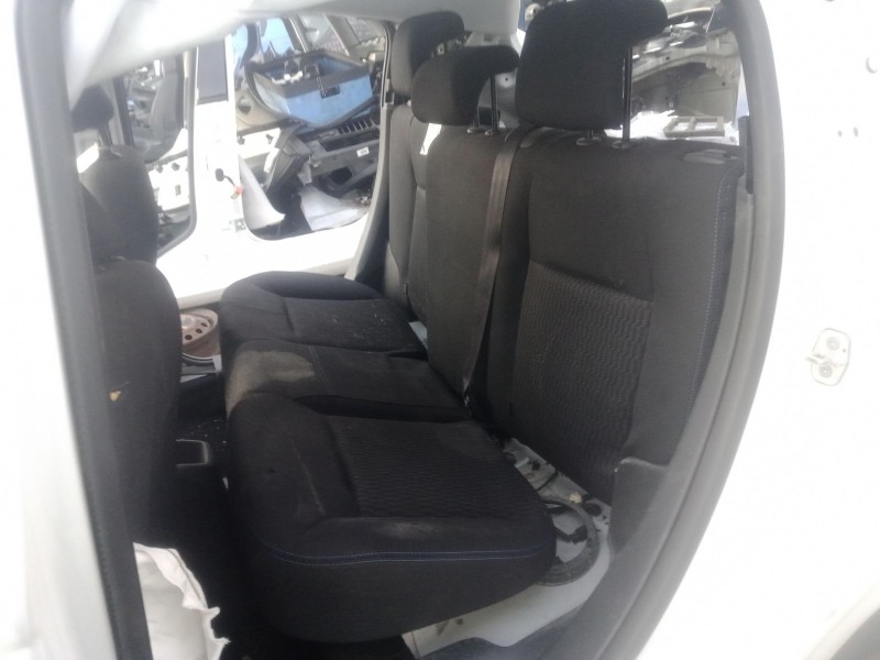 Recambio de asientos traseros para peugeot 208 1.2 12v vti referencia OEM IAM   