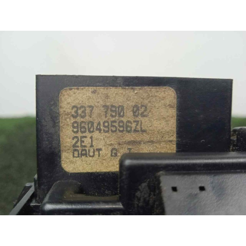 Recambio de mando limpia para peugeot 206 berlina 1.9 diesel referencia OEM IAM 96049597ZL  LIMPIA TRASERO