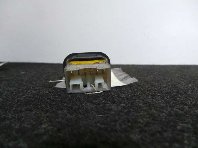 Recambio de mando elevalunas delantero derecho para fiat punto berl. (176) 1.2 cat referencia OEM IAM   5 PINES