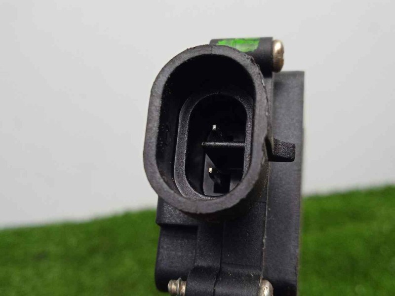 Recambio de cerradura puerta trasera derecha para citroën c3 pluriel 1.4 hdi referencia OEM IAM 9646014780  2.PINES