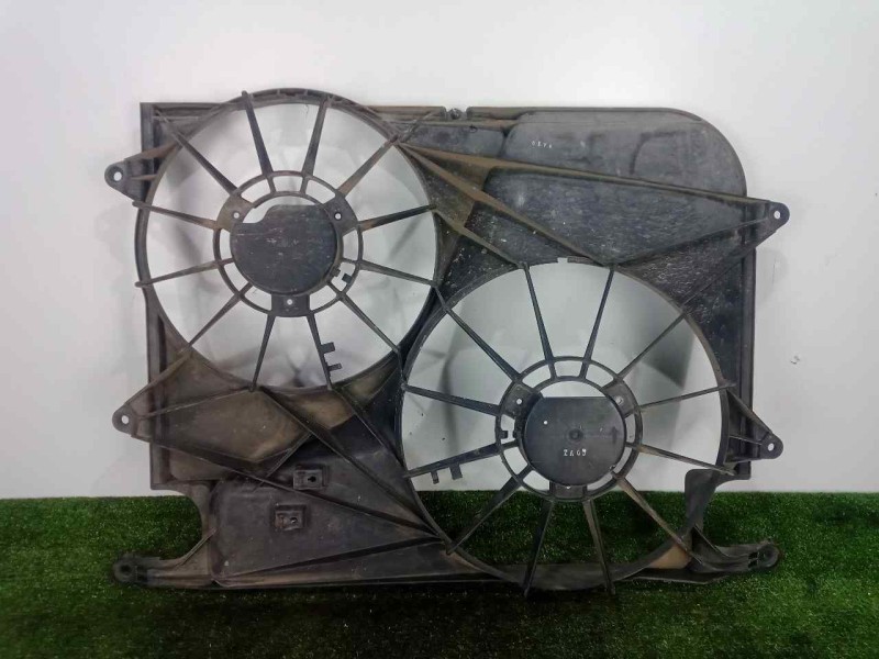 Recambio de calandra delantera de radiador para chevrolet captiva 2.0 diesel cat referencia OEM IAM 96629052  