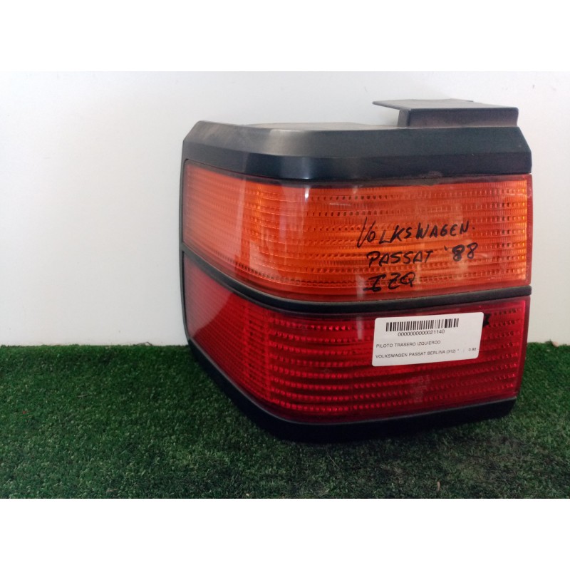 Recambio de piloto trasero izquierdo para volkswagen passat berlina (312) referencia OEM IAM  88-93 - EXTERIOR AMBAR