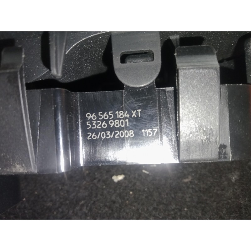 Recambio de mando elevalunas delantero derecho para peugeot 308 1.6 hdi fap cat (9hz / dv6ted4) referencia OEM IAM 96565184XT-53