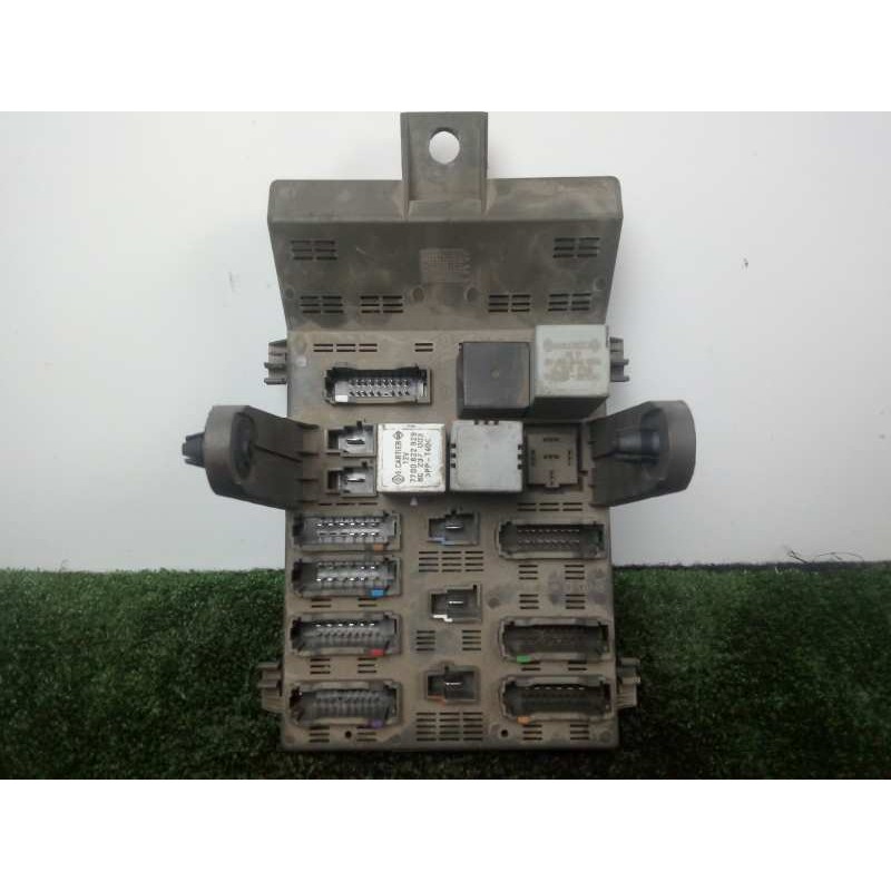 Recambio de caja reles / fusibles para renault laguna (b56) 1.9 dti diesel cat referencia OEM IAM 8200043240  