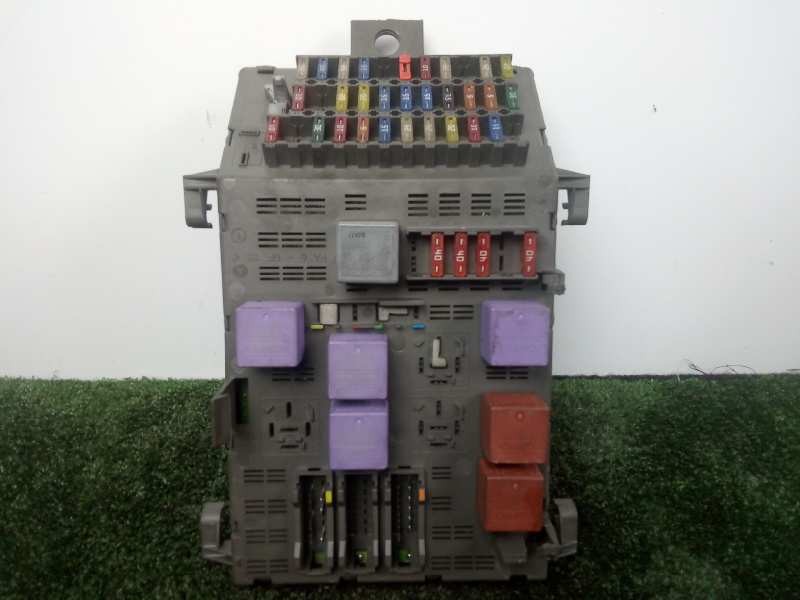 Recambio de caja reles / fusibles para renault laguna (b56) 1.9 dti diesel cat referencia OEM IAM 8200043240  
