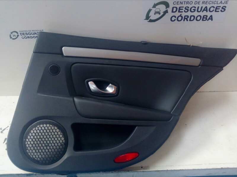 Recambio de guarnecido puerta trasera derecha para renault laguna iii 1.5 dci diesel referencia OEM IAM 829A00711R-FM76577J  