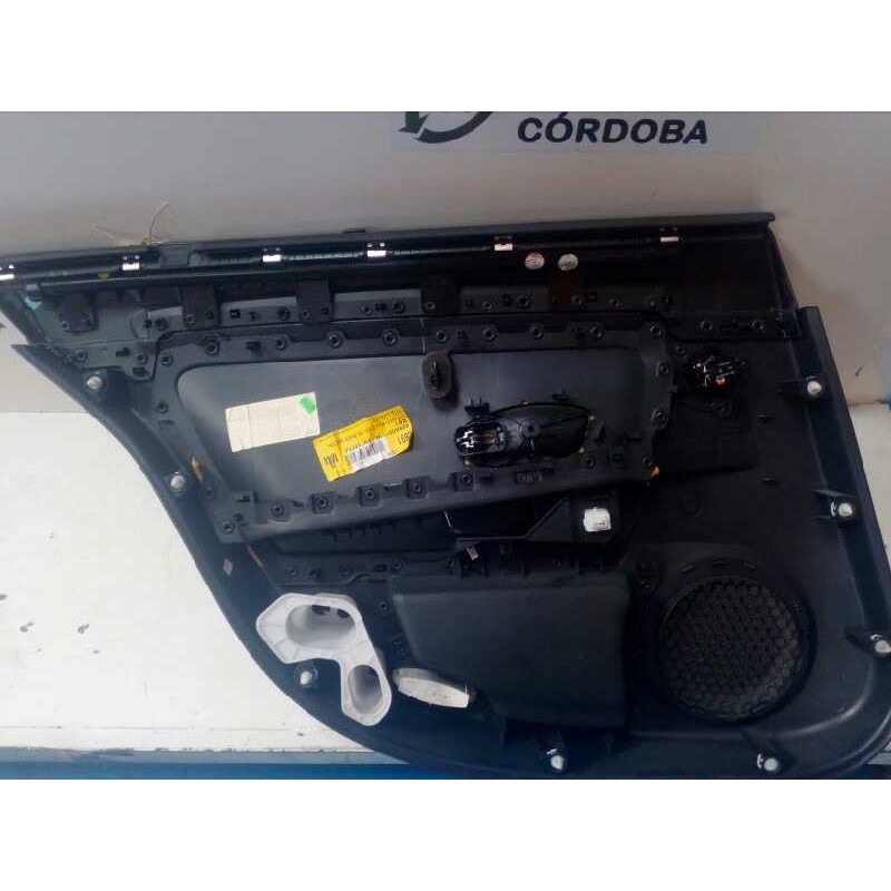 Recambio de guarnecido puerta trasera derecha para renault laguna iii 1.5 dci diesel referencia OEM IAM 829A00711R-FM76577J  
