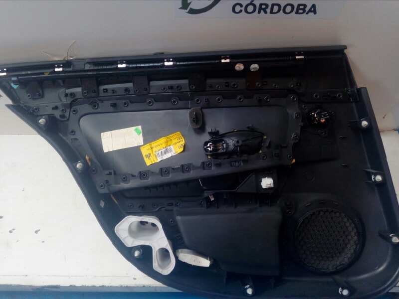 Recambio de guarnecido puerta trasera derecha para renault laguna iii 1.5 dci diesel referencia OEM IAM 829A00711R-FM76577J  