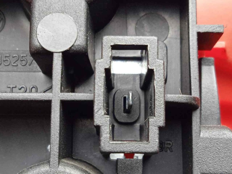 Recambio de piloto trasero derecho para volkswagen golf iv berlina (1j1) 1.6 referencia OEM IAM 1J6945096Q AMBAR 