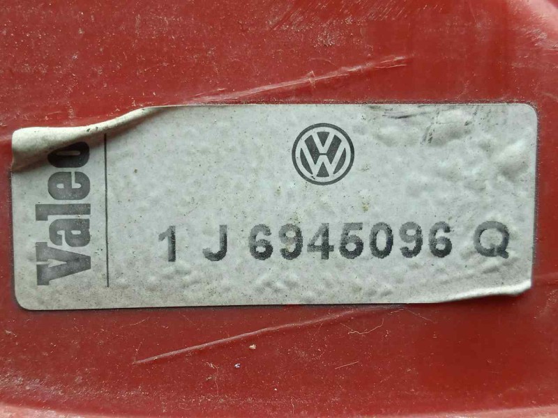 Recambio de piloto trasero derecho para volkswagen golf iv berlina (1j1) 1.6 referencia OEM IAM 1J6945096Q AMBAR 
