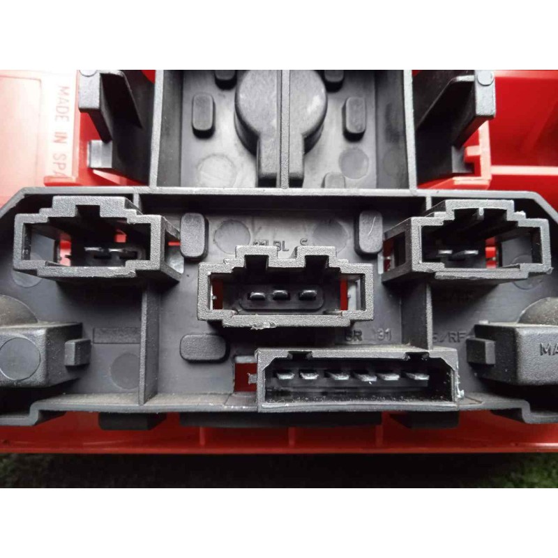 Recambio de piloto trasero derecho para volkswagen golf iv berlina (1j1) 1.6 referencia OEM IAM 1J6945096Q AMBAR 