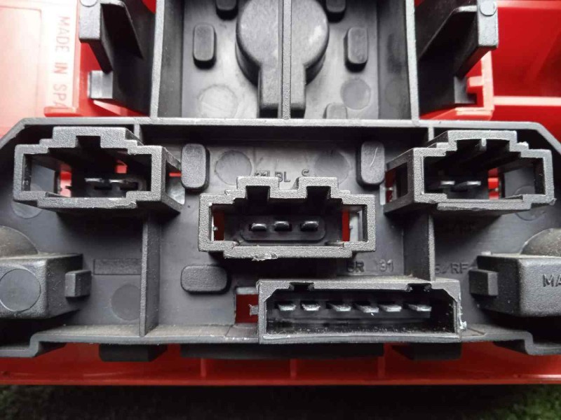 Recambio de piloto trasero derecho para volkswagen golf iv berlina (1j1) 1.6 referencia OEM IAM 1J6945096Q AMBAR 