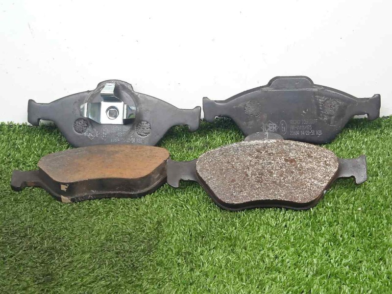 Recambio de pastillas frenos delanteras para ford fiesta (cbk) 1.4 16v cat referencia OEM IAM 181343  