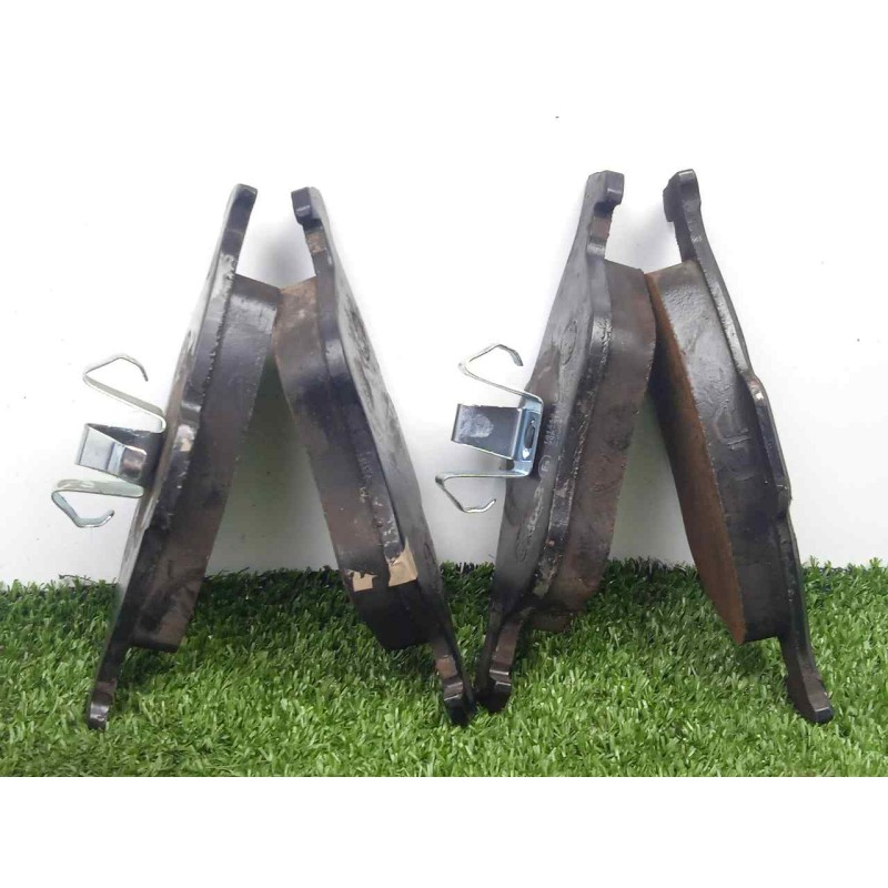 Recambio de pastillas frenos delanteras para ford fiesta (cbk) 1.4 16v cat referencia OEM IAM 181343  