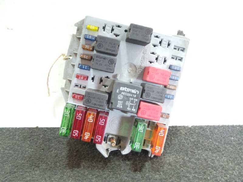 Recambio de caja reles / fusibles para alfa romeo 147 (190) 1.6 16v cat referencia OEM IAM 46558759  