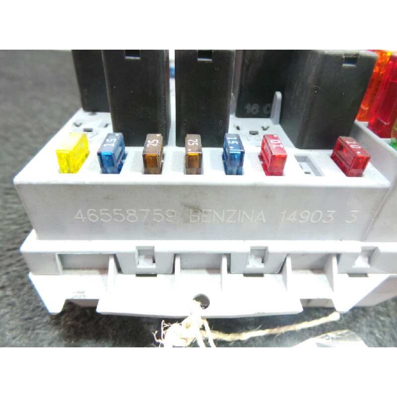 Recambio de caja reles / fusibles para alfa romeo 147 (190) 1.6 16v cat referencia OEM IAM 46558759  