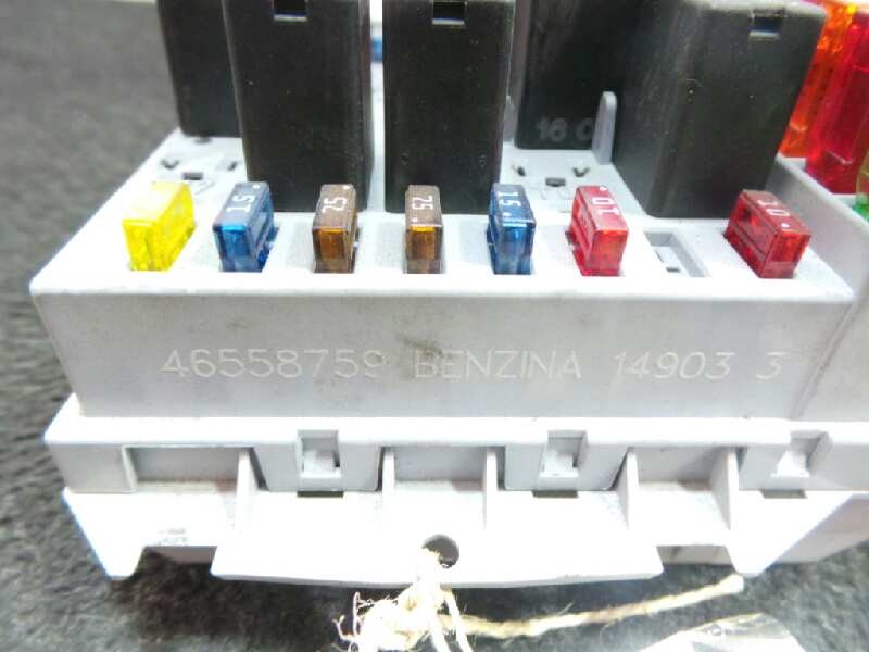 Recambio de caja reles / fusibles para alfa romeo 147 (190) 1.6 16v cat referencia OEM IAM 46558759  