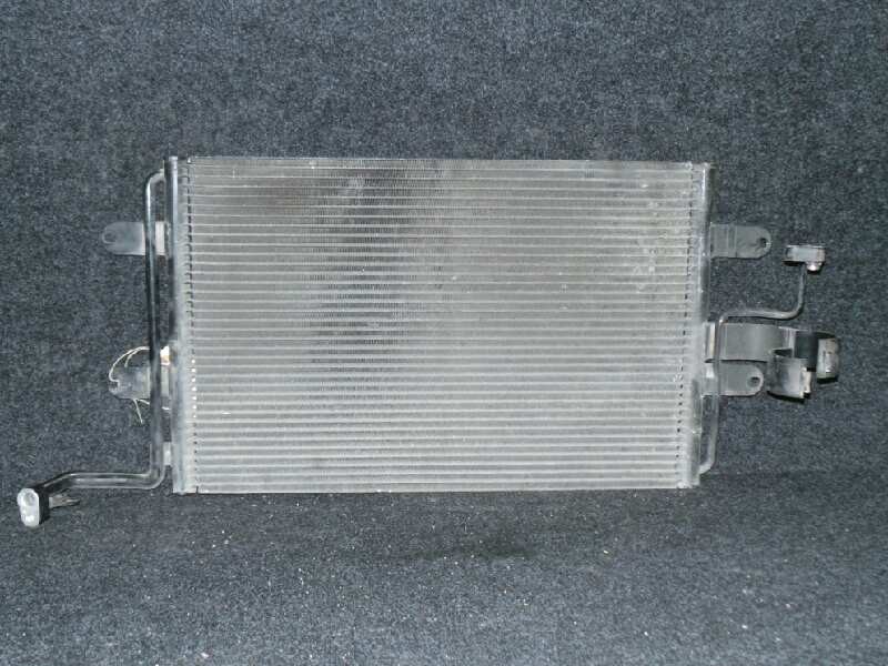 Recambio de condensador / radiador aire acondicionado para volkswagen golf iv berlina (1j1) 1.4 16v referencia OEM IAM 1J0820411