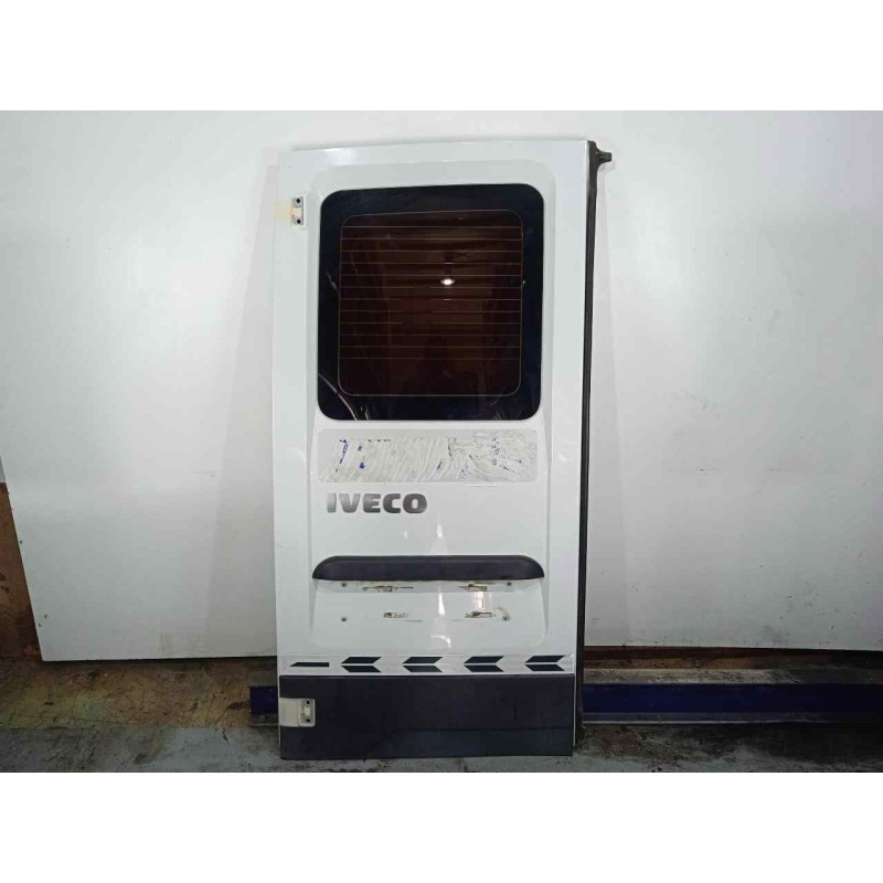 Recambio de puerta trasera izquierda para iveco daily ka 3.0 diesel cat referencia OEM IAM 3803072 BLANCO 