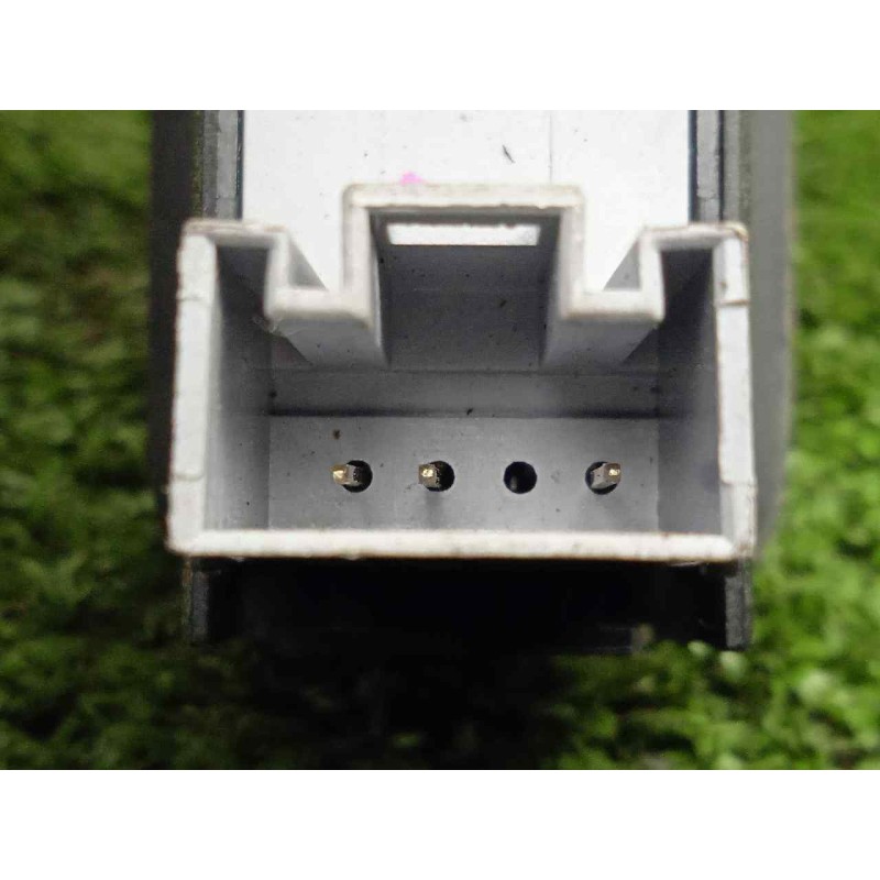 Recambio de mando elevalunas trasero izquierdo para volkswagen touareg (7la) 2.5 tdi referencia OEM IAM 7L6959851B  