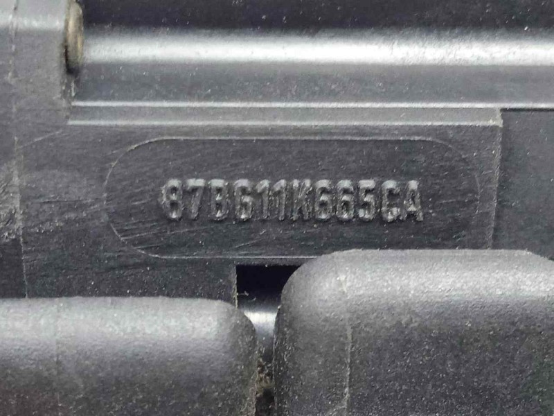 Recambio de mando limpia para ford sierra berlina 1.8 referencia OEM IAM 87BG11K665CA  
