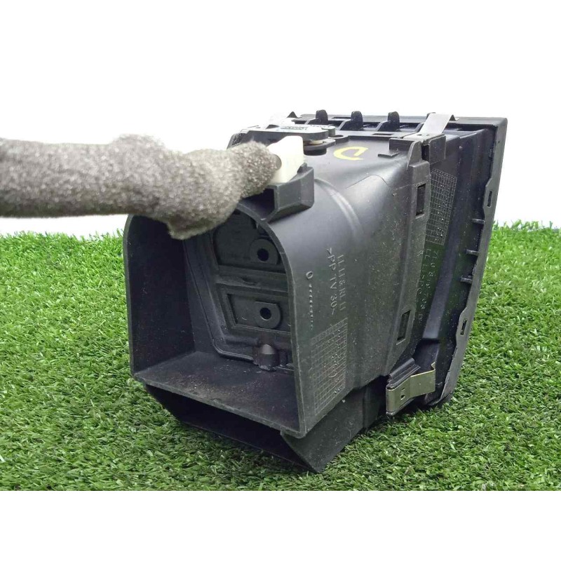 Recambio de aireador delantero izquierdo para volkswagen touareg (7la) 2.5 tdi referencia OEM IAM 7L6819703D  