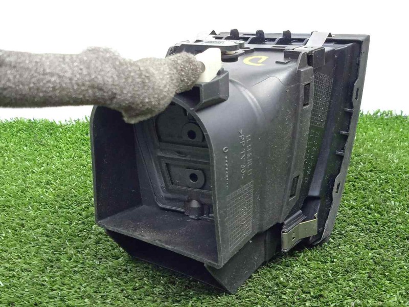 Recambio de aireador delantero izquierdo para volkswagen touareg (7la) 2.5 tdi referencia OEM IAM 7L6819703D  