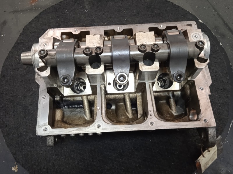 Recambio de culata para volkswagen polo (9n3) 1.4 tdi referencia OEM IAM 045103373H  