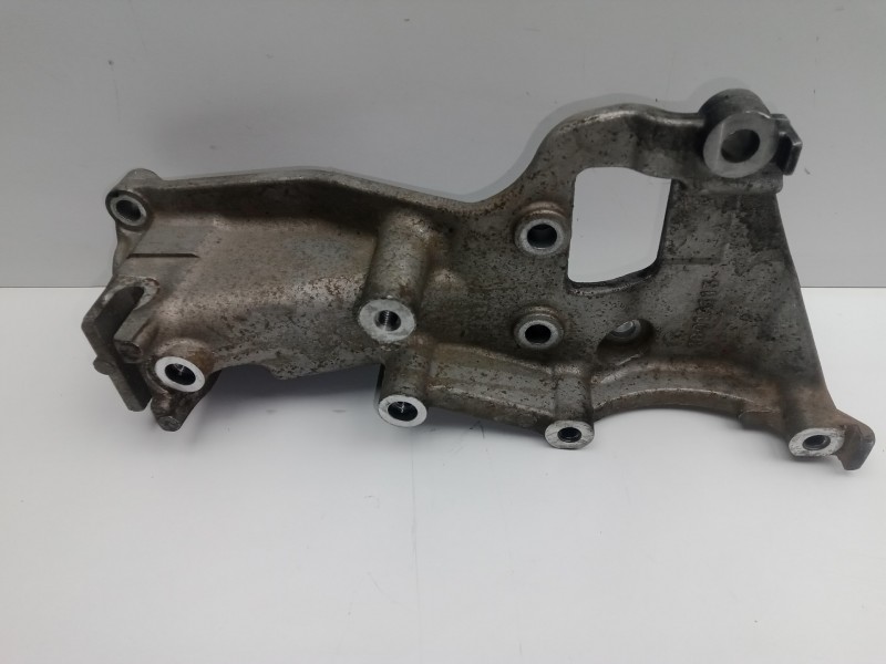 Recambio de soporte alternador para mitsubishi asx (ga0w) 2.2 di-d cat referencia OEM IAM 1801A113  