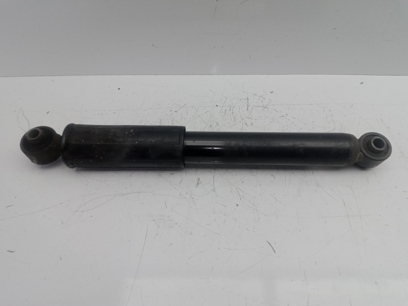 Recambio de amortiguador trasero izquierdo para kia rio 1.2 cat referencia OEM IAM   